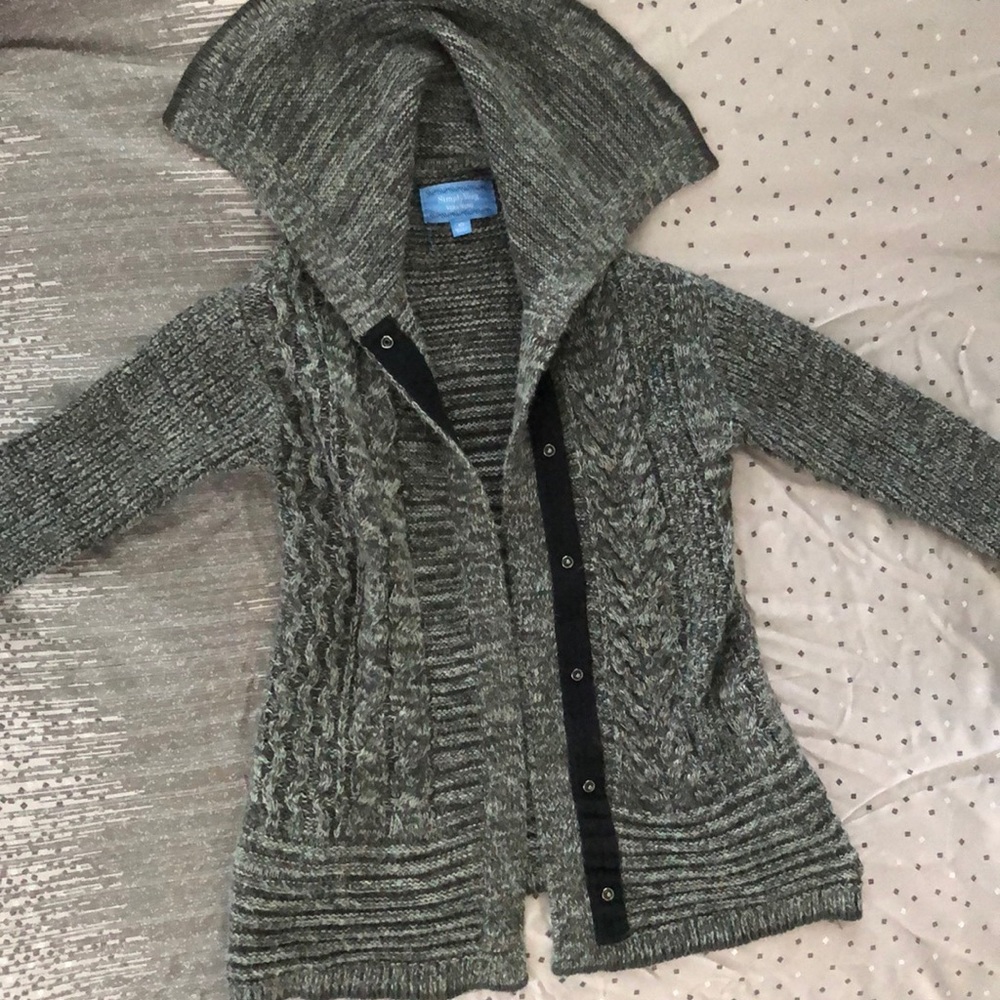 Simply Vera by Kohl’s grey sweater